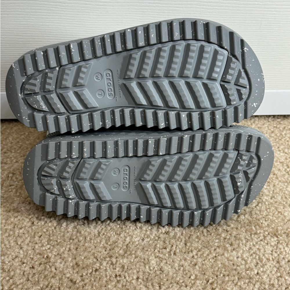 NWT Crocs Womens Classic Neo Puff Shorty Gorpcore Snow Boots Grey White - Picture 11 of 13